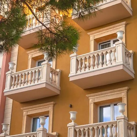 Ξενοδοχείο La Paloma Blanca 4*