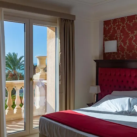 Hotel La Paloma Blanca 4*