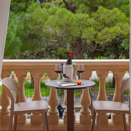 Ξενοδοχείο La Paloma Blanca 4*