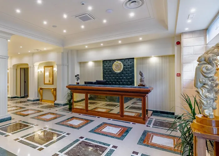 ホテル La Paloma Blanca 4*